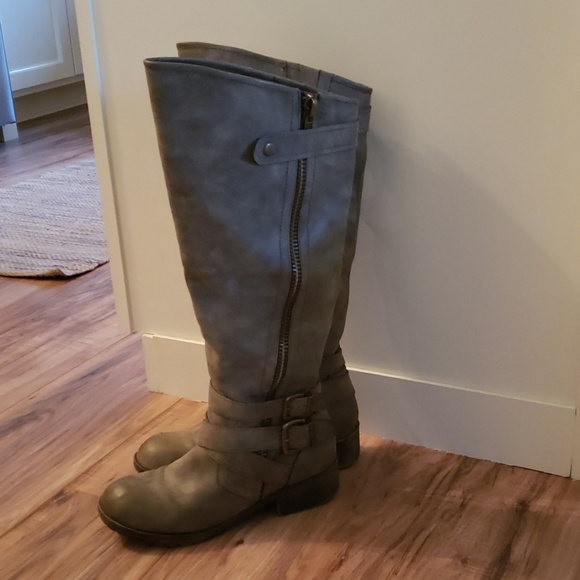 Boots - Picture 1 of 3